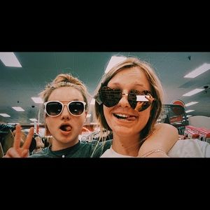 Meet your Posher, Sam